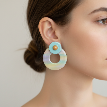 Brincos círculo azul-turquesa com donut degradê pastel marshmallow